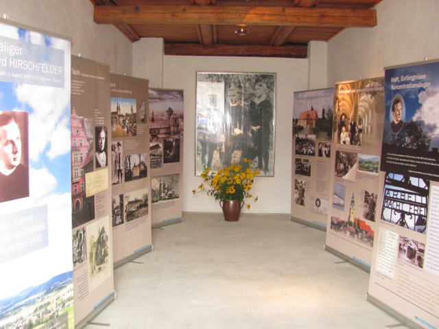 Ausstellung über das Leben Hirschfelders